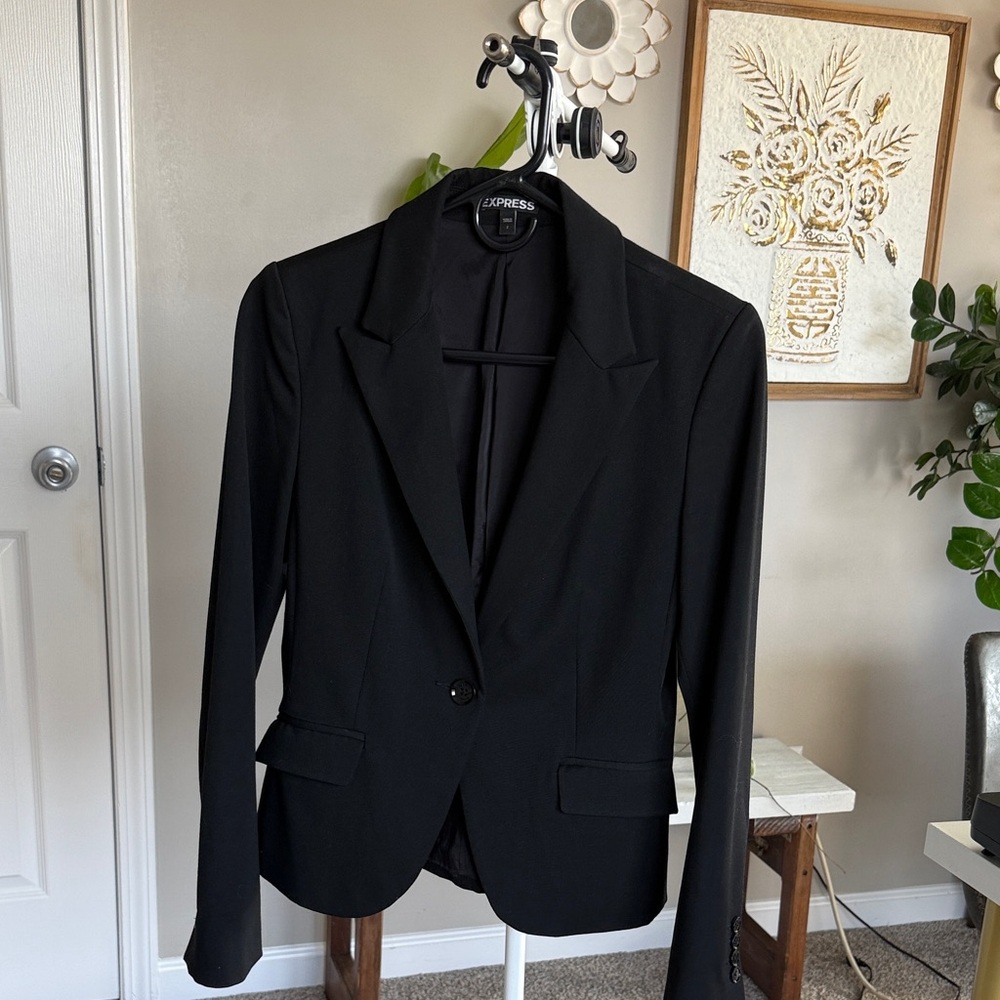 Vintage Express Women's Black Blazer